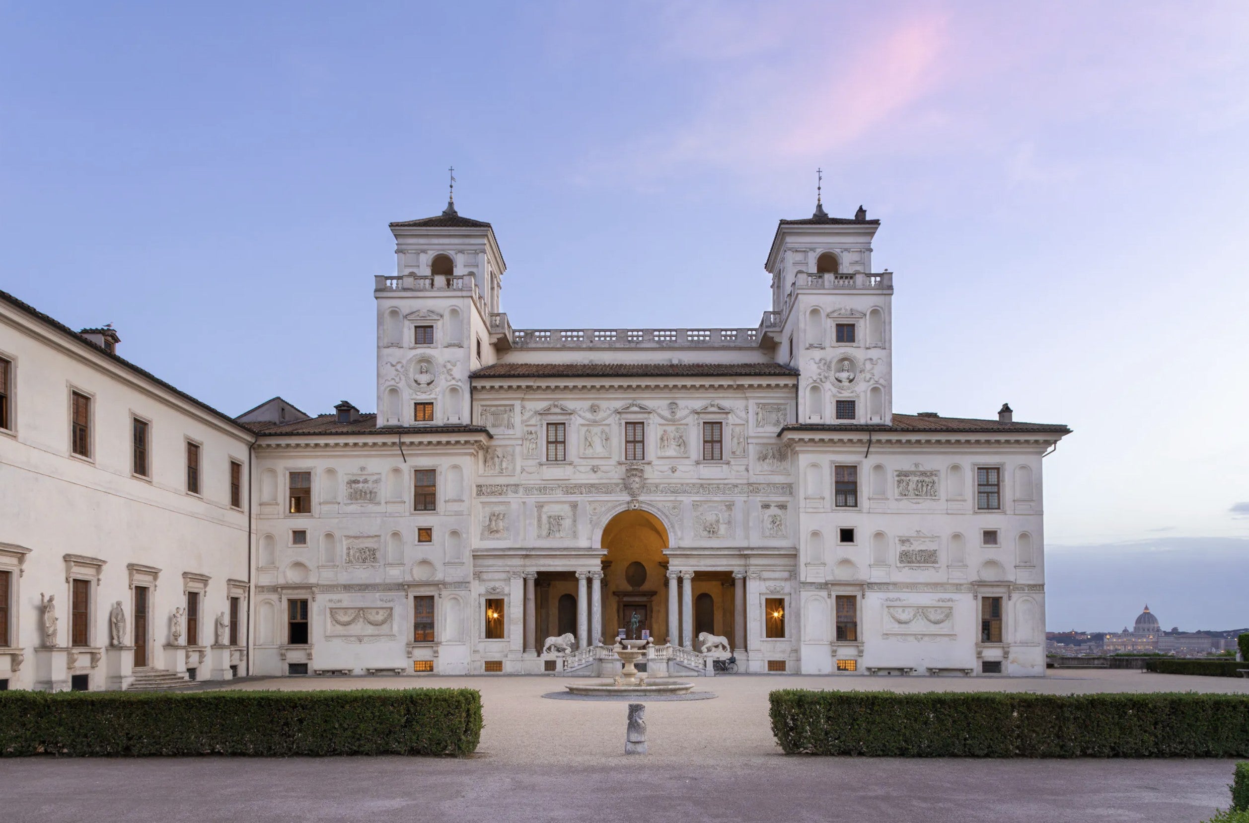 Vue extérieure de la Villa Médicis à Rome.