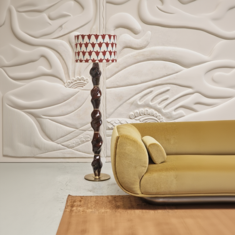 Lampe en céramique Casadio crée en collaboration avec Caroline Andréoni dans un intérieur moderne et coloré.
